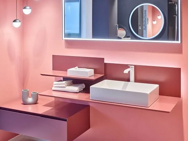 Ob Salbeigr&uuml;n, Pfirsichfarben oder Sandt&ouml;ne in Kombination mit Natursteinoberfl&auml;chen: Pastellt&ouml;ne sind auch in Zukunft noch sehr angesagt. 