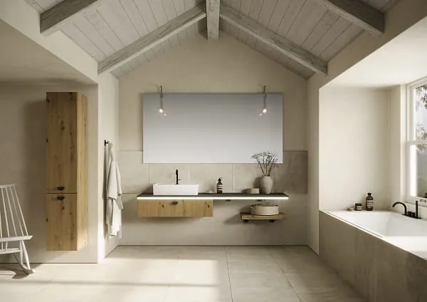 Wo fr&uuml;her noch die Badm&ouml;bel in einem ganzen Block eingebaut wurden, stehen heute eher Einzelst&uuml;cke im Vordergrund &ndash; auch an der Wand h&auml;ngend. 