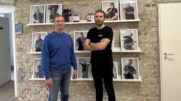 Dirk Zeuschner und Marcel Winkler von der HGZ Solutions GmbH aus Berlin (v. l.)