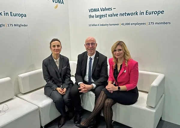 Dr. Nurdan Yücel, Past President CEIR, Pascal Vinzio, President CEIR, Dr. Laura Dorfer, Geschäftsführerin VDMA Armaturen (v.l.)