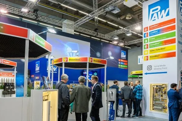 Messestan PAW mit Besuchern