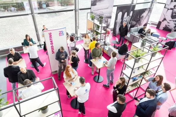 Beim Speed-Dating auf ZUKUNFT HANDWERK werden schnell und einfach neue Branchenkontakte gekn&uuml;pft.