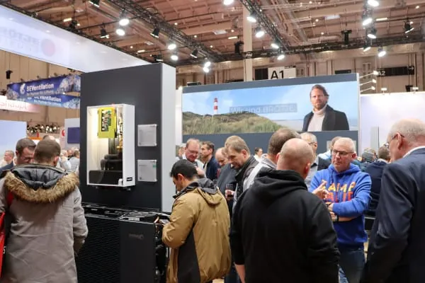 Das Br&ouml;tje-Team pr&auml;sentiert seine Heizkonzepte und freut sich auf den Besuch von Branchenpartnern auf seinem Messestand.