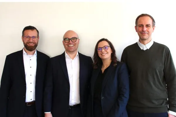 Führungswechsel bei scireum. Das Führungsquartett besteht aus Daniel Held, Fabian Landwehr, Julia Adam, Jan Arnet (v.l.).