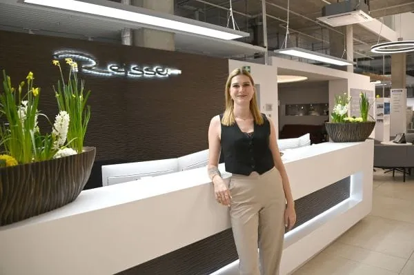 Büffeln nach Feierabend: berufsbegleitend hat Michelle Schneider auch noch die Ausbildung zum Wirtschaftsfachwirt gemacht.