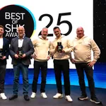 Die Gewinner des &bdquo;Best of SHK Award 2025 f&uuml;r das Handwerk&ldquo; sind die Unternehmen Dietenmeier + Harsch, Hohnen und HEEET (v. l.): Felix Giezek (Hovi GmbH) und Lukas Kopp (Dietenmeier + Harsch Haustechnik GmbH aus Konstanz), J&uuml;rgen Hohnen (J&uuml;rgen Hohnen GmbH aus Heinsberg) sowie Peter Ferda, Lino Ferda und Harry Schneider (HEEET &ndash; Technik im Haus aus Siegen).