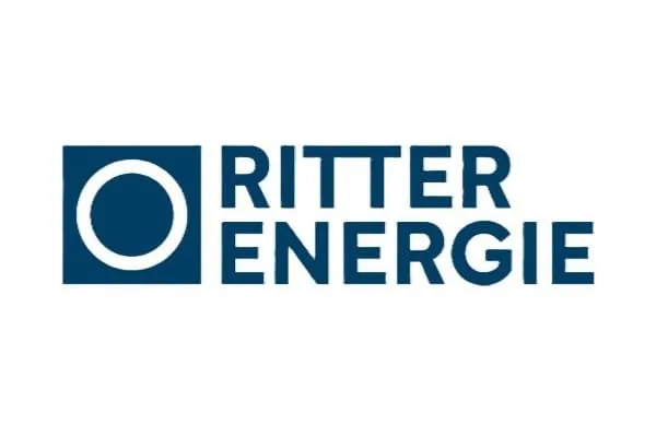 Neues Logo von Ritter Energie, dunkelblaue Schrift und wei&szlig;er Hintergrund und ein dunkelblaues Quadrat mit wei&szlig;em Ring