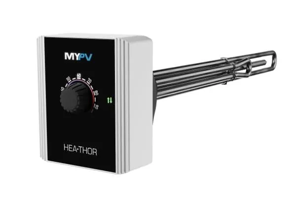 elektrischer Heizstab liegend vor wei&szlig;em Hintergrund