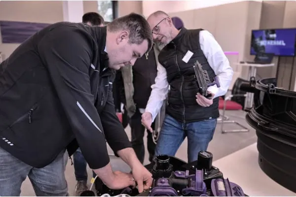 Die Präsenzseminare in den fünf Kessel-Kundenforen in Lenting, Stuttgart, Mainz, Dortmund und Hamburg werden verstärkt von Installateuren genutzt, weil hier die Produkte praxisnah erlebbar sind.