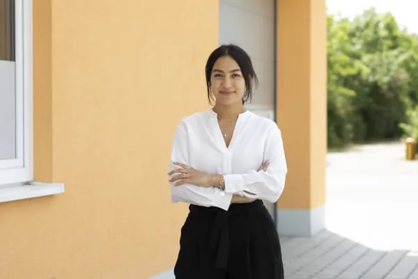 Mit Vanessa Reynartz hält die dritte Generation Einzug in das Familienunternehmen. Im Januar 2025 übernahm sie die alleinige Geschäftsführung.