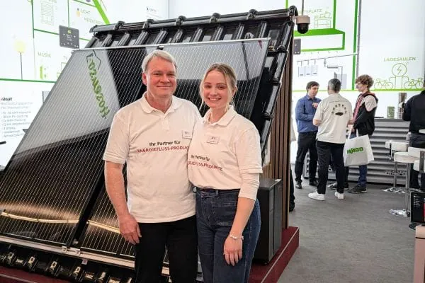 Svea Jobst (rechts), Tochter von Guido Jobst (links) hat bei ATEC schon fest Fuß gefasst.