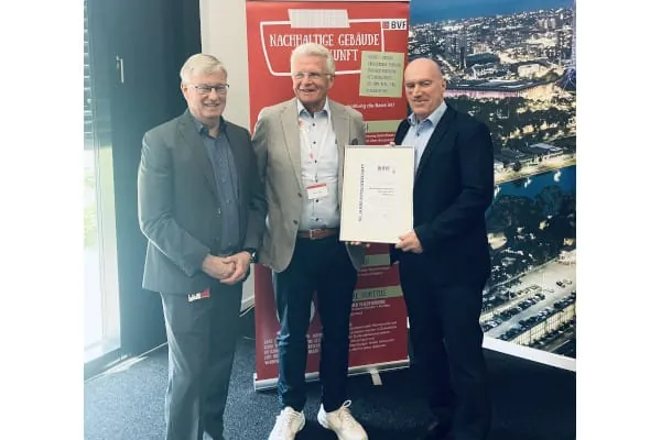 tekmar wurde f&uuml;r 50 Jahre Mitgliedschaft im BVF geehrt.