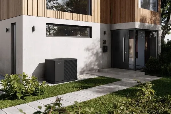 Die Luft-/Wasser-Wärmepumpe WPL-A von Stiebel Eltron überzeugt nicht nur durch ihre vielseitige Einsetzbarkeit, sondern auch mit ihrem monolithischen Design mit klarer Formensprache, findet die Jury des German Design Awards.