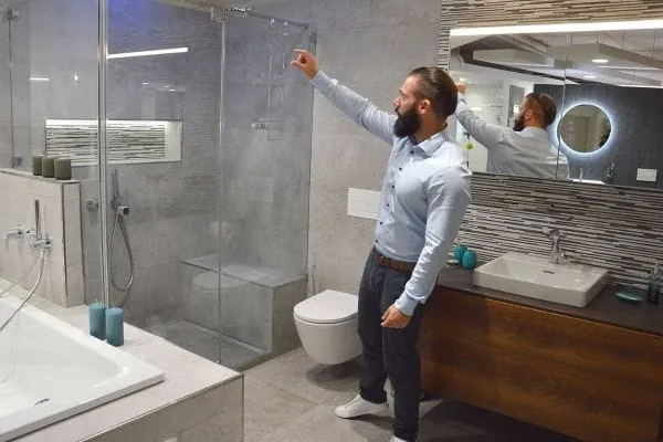 Walk-in-Duschen ziehen im Trend deutlich nach. Neben einem schicken Erscheinungsbild bieten sie auch Bewegungs- und Barrierefreiheit.