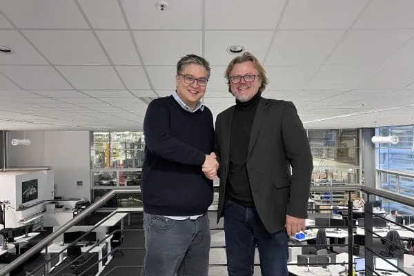 Zwei Familienunternehmen in strategischer Partnerschaft: Oventrop-Geschäftsführer Johannes Rump (links) und Achim Schäflein, CEO der Schäflein AG.