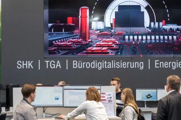 Wissen vernetzt: Der Content Hub Building. Technology. Solutions. startet Partnerschaft mit Frost & Sullivan Frankfurt am Main. 