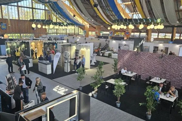 Die Messe Bad Direkt bietet SHK-Profis verschiedene Möglichkeiten, sich über neue und bewährte Produkte zu informieren.