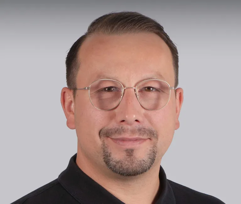 Neuer Fachberater im Au&szlig;endienst bei EMPUR: Marcel Jedlitzky betreut das Verkaufsgebiet 3 mit Fokus auf das westliche Niedersachsen und Bremen.