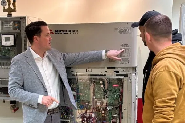 Praxisnahe Seminare, Workshops und Onlinekurse bieten fundiertes Fachwissen zu aktuellen Themen der K&auml;lte- und Klimatechnik.