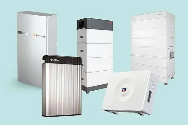 5 Batteriespeicher unterschiedlicher Anbieter f&uuml;r das Eigenheim