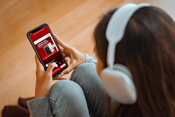 Spots auf ausgew&auml;hlten Audio-Streaming-Plattformen und YouTube Music bringen die Botschaft gezielt in die K&ouml;pfe der anvisierten Zielgruppe.