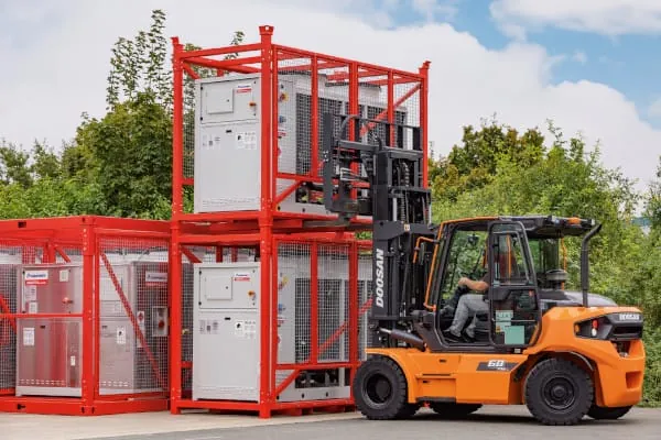 Mieten statt kaufen: Mit MELRent bietet Mitsubishi Electric innerhalb von 24 Stunden eine flexible Mietl&ouml;sung, wenn schnelle Hilfe oder planbares Heizen und K&uuml;hlen auf Zeit gefragt ist.