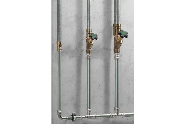 Die &bdquo;Megapress&ldquo;-&Uuml;bergangsst&uuml;cke aus Siliziumbronze mit Innen- bzw. Au&szlig;engewinde sowie alternativ mit Pressanschluss bringen ein hohes Ma&szlig; an Flexibilit&auml;t, wenn zum Beispiel in bestehenden Trinkwasserinstallationen Armaturen ausgetauscht werden m&uuml;ssen.