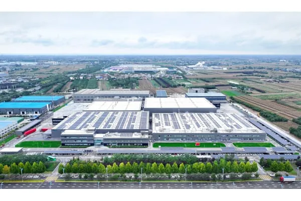 Bereits 2019 nahm ebm-papst den Betrieb in Xi’an auf und entwickelte den Standort seitdem kontinuierlich weiter. Der Standort umfasst eine Fläche von rund 60.000 m².