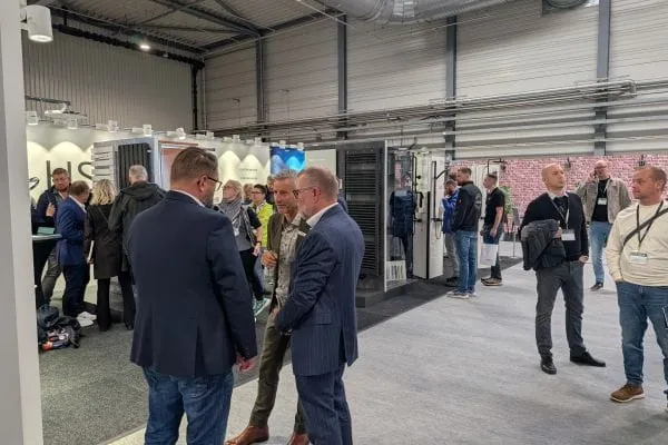 Der direkte Kontakt zwischen Herstellern und SHK-Profis steht bei der Bad Direkt im Fokus. In Halle nutzten viele Betriebe die Gelegenheit, sich über Produktneuheiten zu informieren.