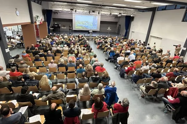 &bdquo;Es gibt f&uuml;r jedes Haus und jede Lebenssituation eine passende W&auml;rmepumpe&ldquo; &ndash; &uuml;berzeugt von dieser These sorgte Carsten Herbert in seinem Vortrag f&uuml;r aufmerksame Zuh&ouml;rer.