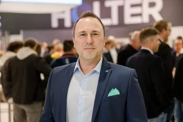 &bdquo;Auf der WeBuild zeigen wir, wie modernes Bauen und Sanieren heute funktioniert", so Gesch&auml;ftsf&uuml;hrer Markus Steinbrecher.