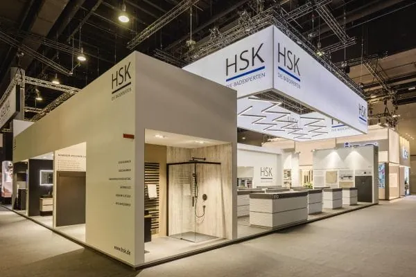 Auf den diesjährigen Frühjahrsmessen SHK+E in Essen und ifh/Intherm in Nürnberg präsentiert HSK Duschkabinenbau vielseitige Produktinnovationen rund um den Duschplatz.