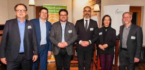 Stefan Bolln (GIH), Jan Peter Hinrichs (BuVEG), Lars Rohwer (CDU), Dr. Alaa Alhamwi (Grüne), Angelika Glöckner (SPD) und Benjamin Weismann (GIH) (v. l.).