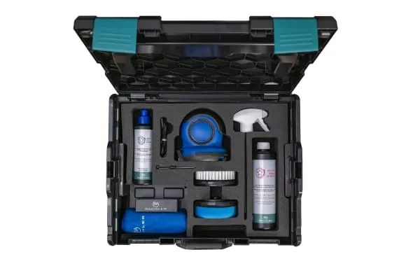 Wartungsutensilien im gepolsterten Hartschuam-Koffer