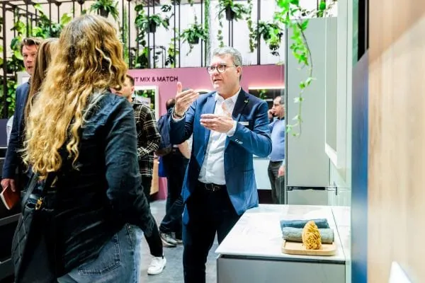 Unter der Gestaltung des VDMA Sanit&auml;rtechnik und Design tr&auml;gt der Auftakt den Titel &bdquo;Messeneuheiten der Markenindustrie&ldquo; und r&uuml;ckt zentrale Zukunftsthemen aus dem Sanit&auml;rbereich in den Fokus. 