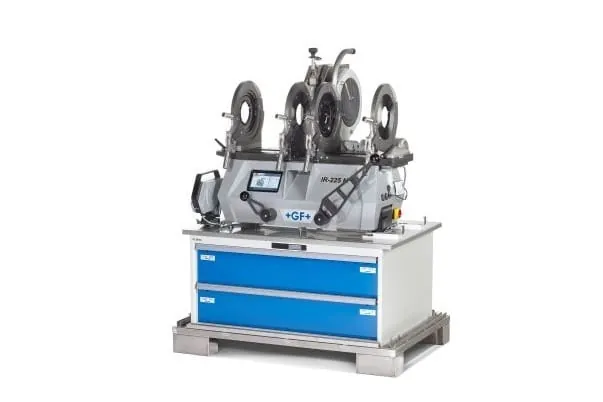 Das ausgezeichnete Design der InfrarotSchwei&szlig;maschine IR 225-M vereint nahtlos die bewaehrten Funktionalitaeten der InfrarotSchwei&szlig;technik mit innovativen Features und treibt damit eine schnellere, einfachere und zuverlaessigere Verbindungstechnik voran.