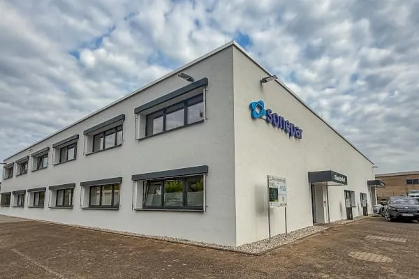 Auf gut 1.000 m2 Nettogrundfläche sind vier Firmen ansässig.