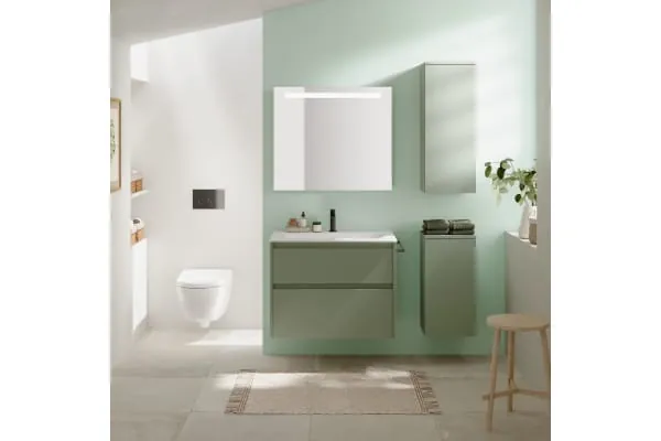 Die neuen Renova-Plan-Badmöbel überzeugen durch ein modernes, geradliniges Design und eine breite Auswahl an Farben und Oberflächen. Dazu zählt auch die Trendfarbe Salbeigrün seidenmatt.