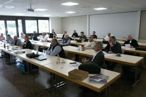 Teilnehmer der Sachverständigenfortbildung des DSR-KKW in Maintal 2026.