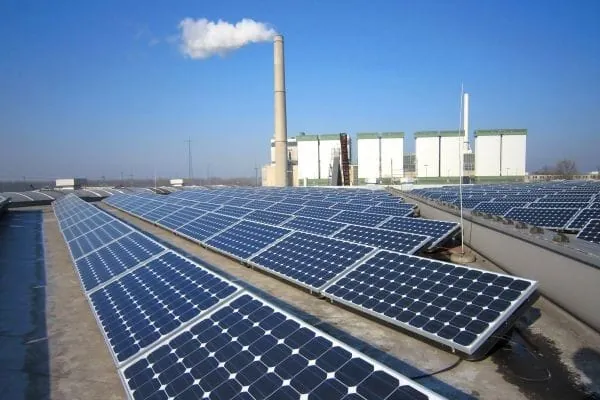PV-Anlage auf Fabrikdach