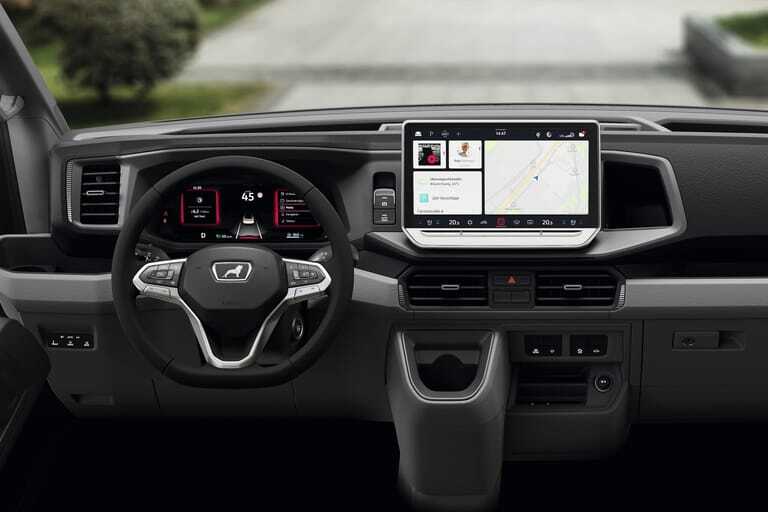 Das vollständig überarbeitete Interieur mit digitalem Kombiinstrument und großem Display sorgt für eine intuitive Bedienung sowie ein angenehmes Fahrerlebnis.