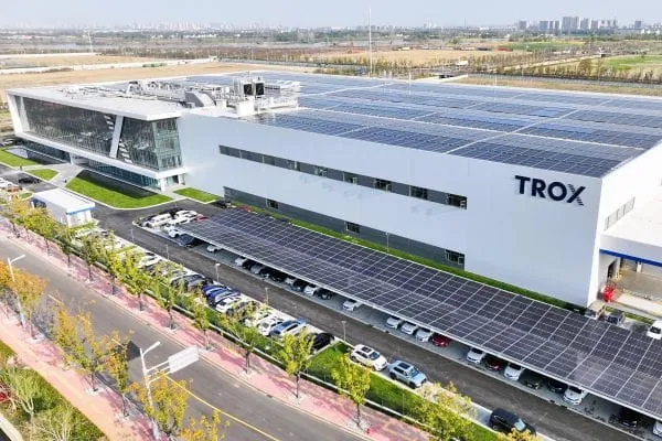 Mit mehr als 40.000 m² Nutzfläche, sechs spezialisierten Laboren und einer Photovoltaikanlage mit bis zu drei Megawatt Leistung setzt das neue Trox Headquarter Asia Pacific in Suzhou/China Maßstäbe für nachhaltige Produktions- und Innovationsstandorte in der HVAC-Branche.