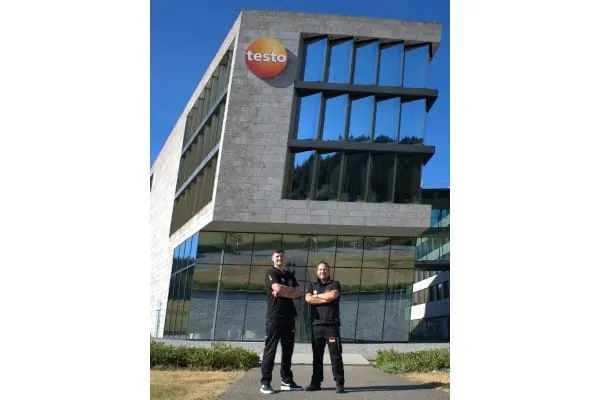 Der aktuelle Nationalteam-Vertreter Timo Jansen mit Trainer Robin Ratajcak (v. l.). 