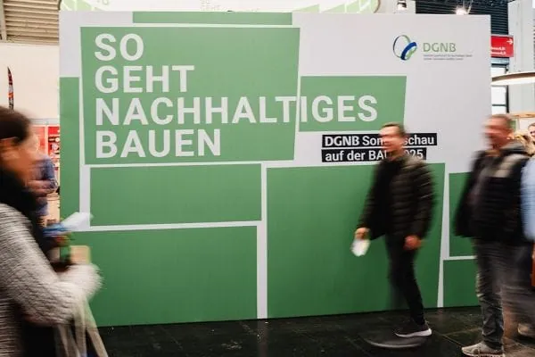 So will die DGNB das Handwerk fit für die Bauwende machen