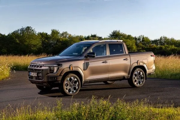 Bis zu 19 % Preisvorteil: Pick-up oder SUV plus Werkzeug-Set