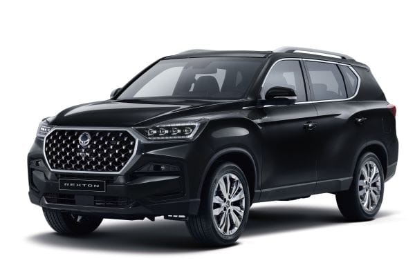 Zur Aktion gehört auch der KGM Rexton in der Ausstattungslinie LUX – erhältlich in Schwarz und Grau.