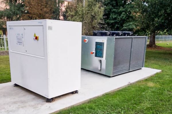 Teon-Hochtemperatur-Wärmepumpe T140-DC Air in Split-Ausführung.