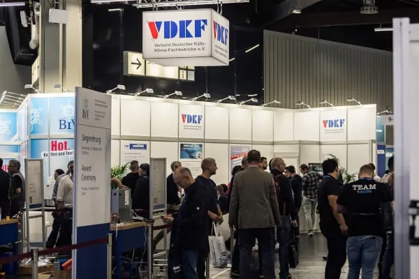 Wie auf der Chillventa 2024 ist der VDKF-Messestand auch in diesem Jahr der Treffpunkt der „Kältefamilie“.