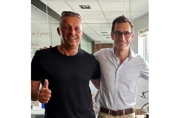 Gemeinsam auf Wachstumskurs in Spanien: Michael Bader, Geschäftsführer von magnetic (links) und Andoni Catalán, Geschäftsführer von Aquateknika (rechts).
