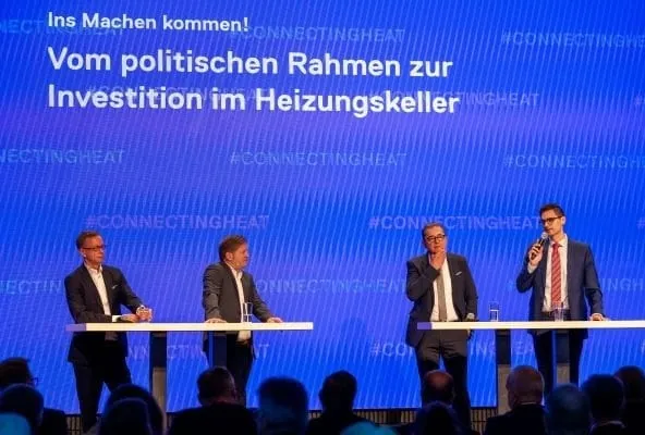 Wärmepumpen-Absatz steigt – Branche fordert klare Regeln